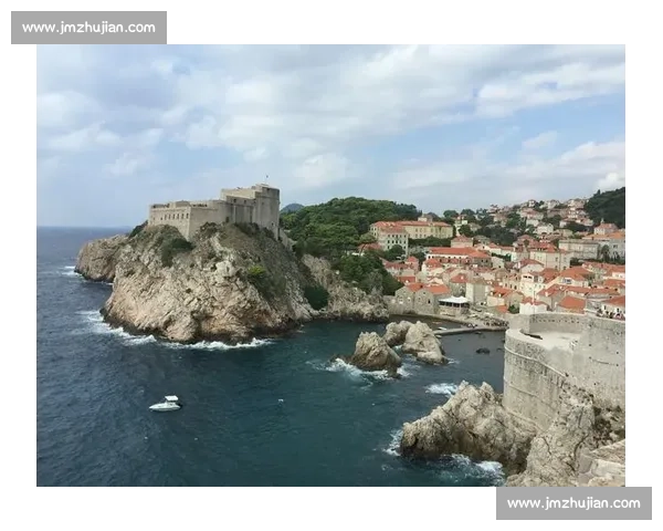 高卢雄鸡对决巴尔干奇迹法国克罗地亚决赛巅峰之夜世界杯荣耀终章